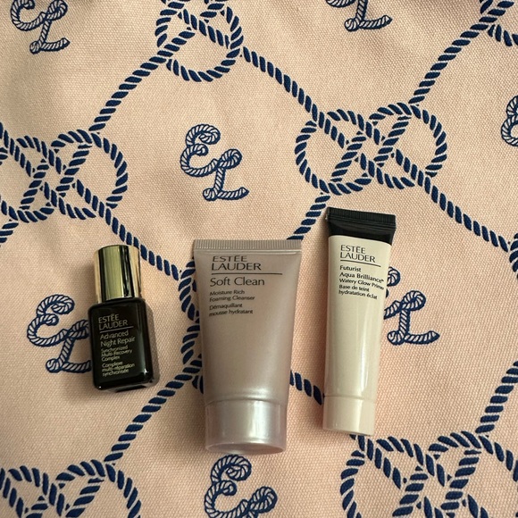 New Estée Lauder goodie bag (robbed)…unopened product with bag - Picture 2 of 6